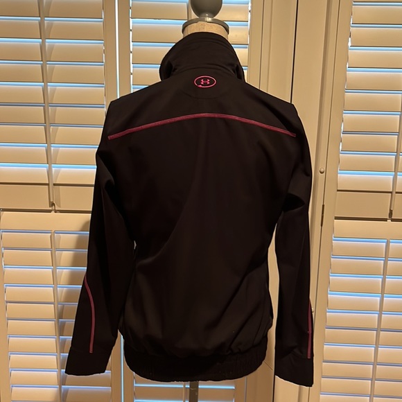 Under Armour Black Jacket… “Green” All Season - Picture 2 of 6